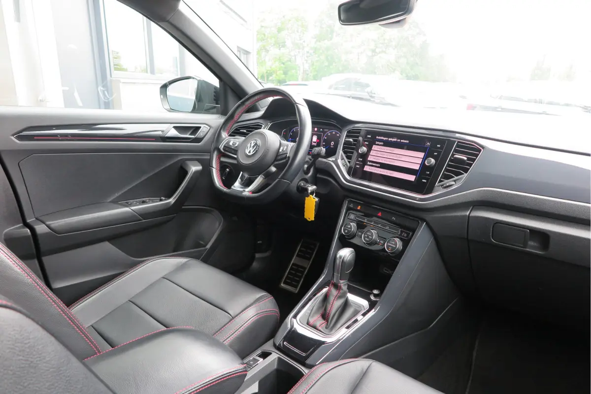 1.5 TSI 150pk DSG Sport Business R-Line , Pano , Virtual , Xenon, Leder, Navi , Carplay , LMV, PDC, Camera etc. etc