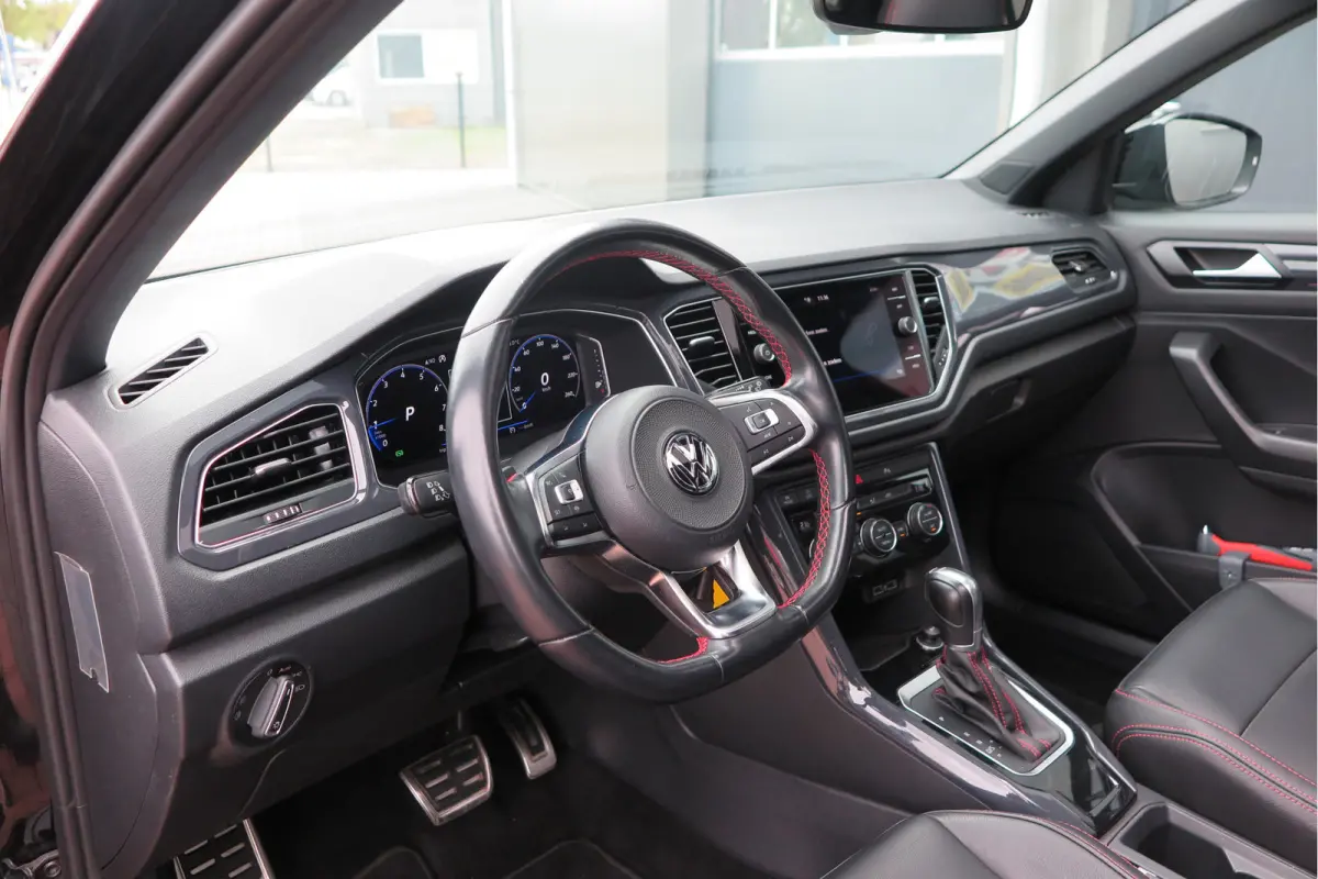 1.5 TSI 150pk DSG Sport Business R-Line , Pano , Virtual , Xenon, Leder, Navi , Carplay , LMV, PDC, Camera etc. etc