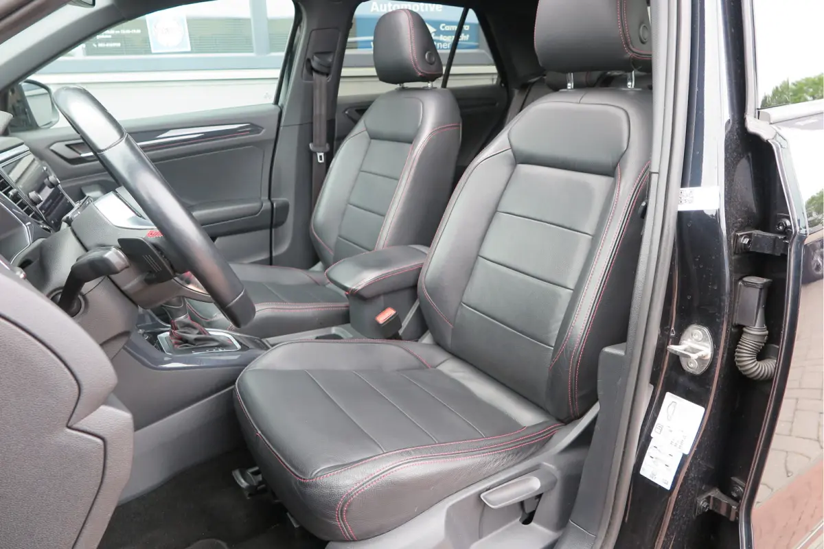 1.5 TSI 150pk DSG Sport Business R-Line , Pano , Virtual , Xenon, Leder, Navi , Carplay , LMV, PDC, Camera etc. etc