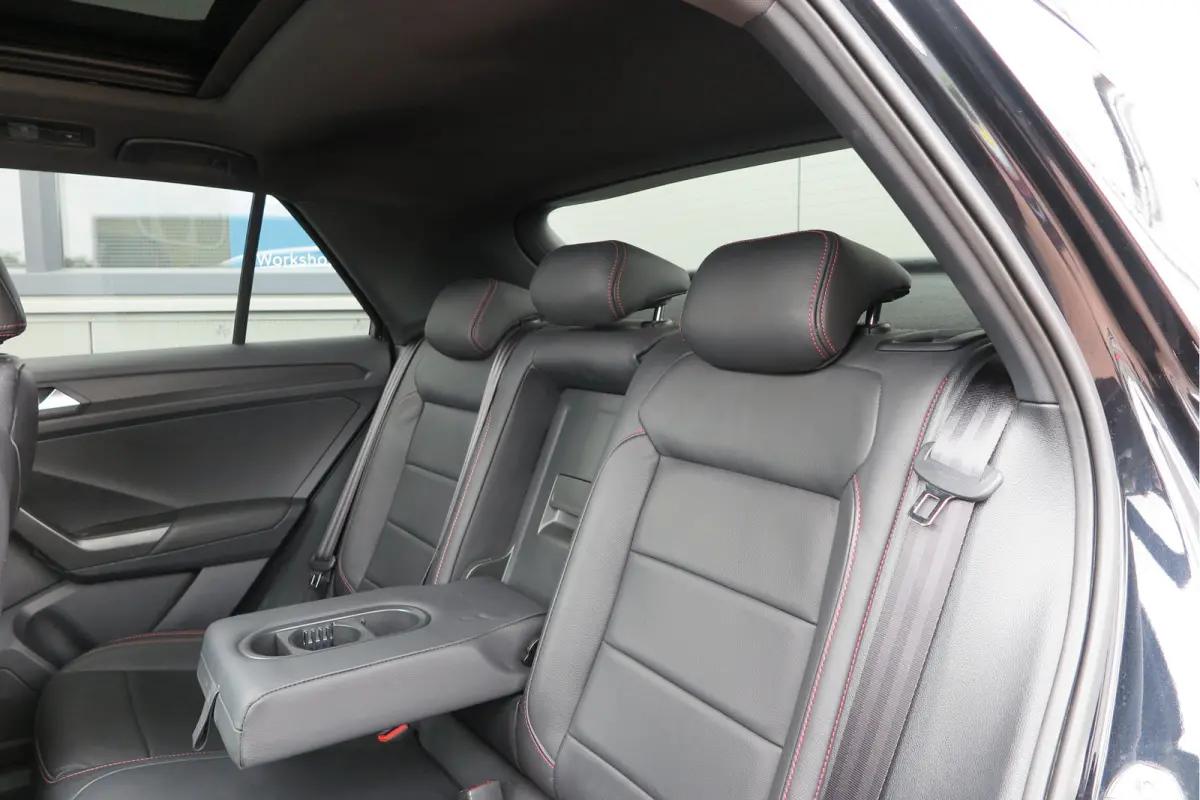 1.5 TSI 150pk DSG Sport Business R-Line , Pano , Virtual , Xenon, Leder, Navi , Carplay , LMV, PDC, Camera etc. etc