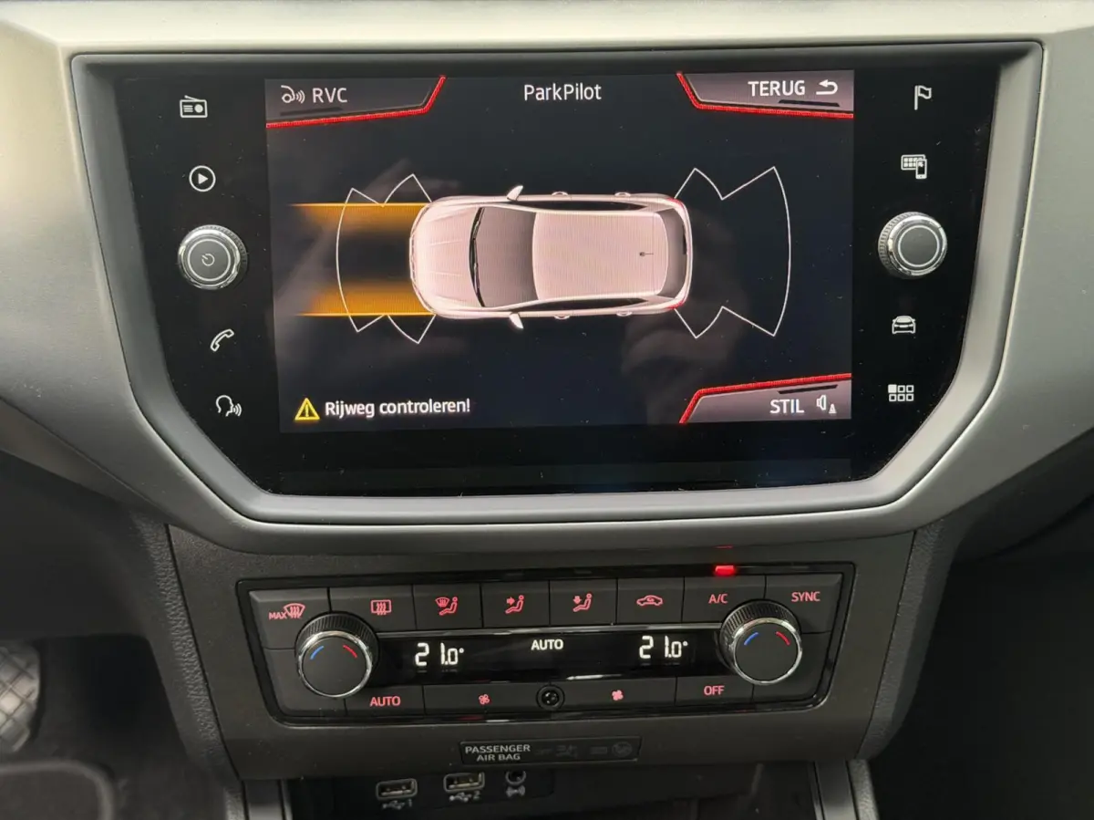1.0 TSI Style Camera PDC Cruise Carplay Climate