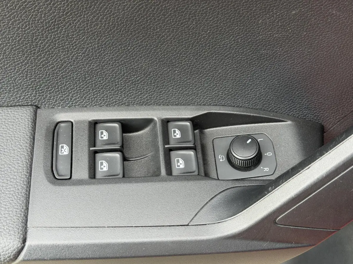 1.0 TSI Style Camera PDC Cruise Carplay Climate