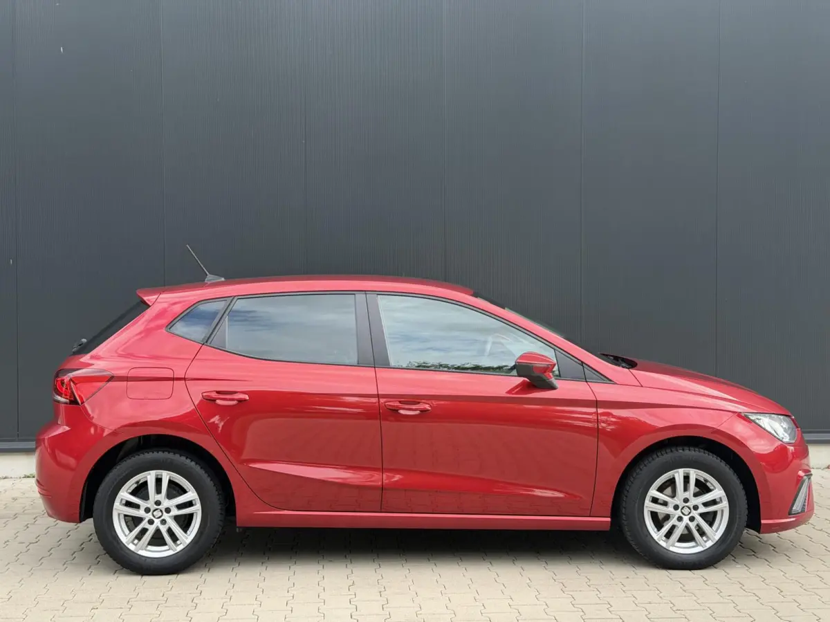 1.0 TSI Style Camera PDC Cruise Carplay Climate
