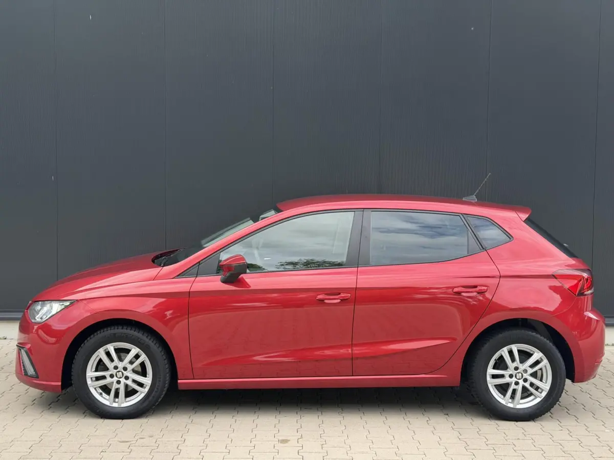 1.0 TSI Style Camera PDC Cruise Carplay Climate