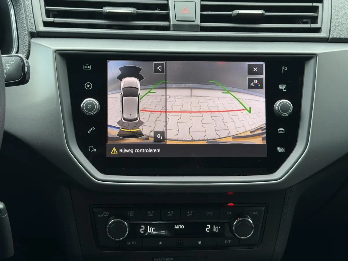 1.0 TSI Style Camera PDC Cruise Carplay Climate