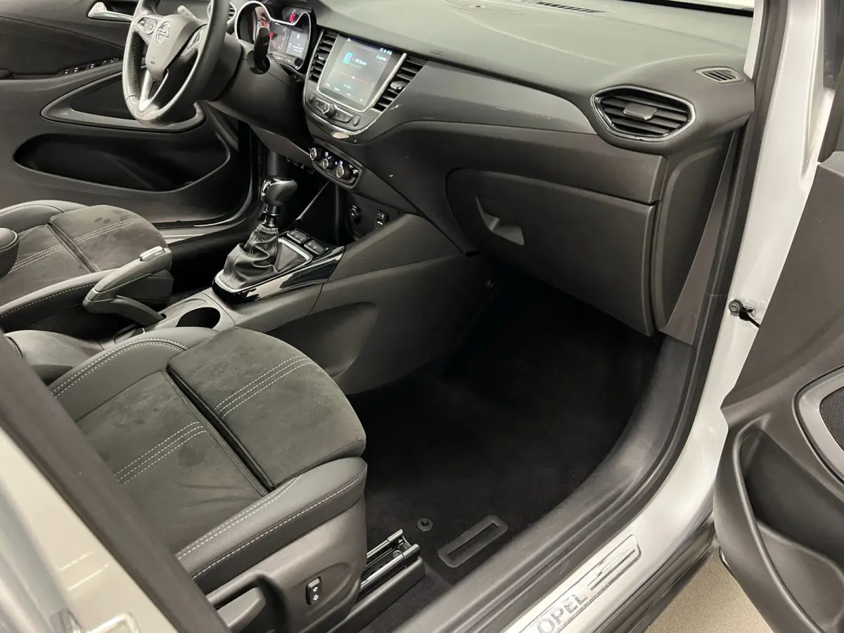 1.2 Turbo 110PK / ULTIMATE / NAVI / ALCANTARA / PDC /