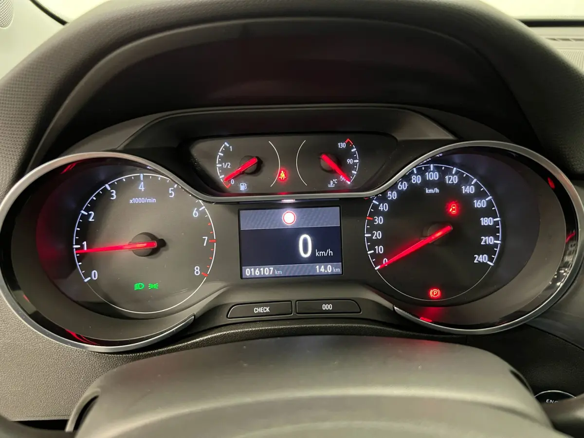 1.2 Turbo 110PK / ULTIMATE / NAVI / ALCANTARA / PDC /