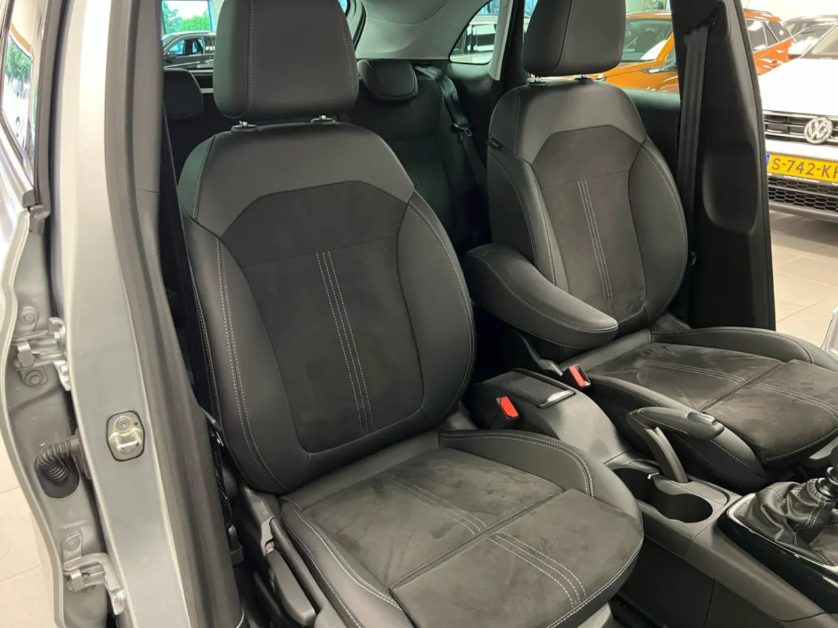 1.2 Turbo 110PK / ULTIMATE / NAVI / ALCANTARA / PDC /