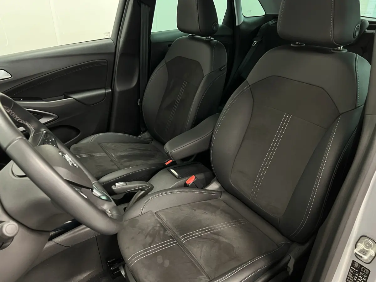 1.2 Turbo 110PK / ULTIMATE / NAVI / ALCANTARA / PDC /