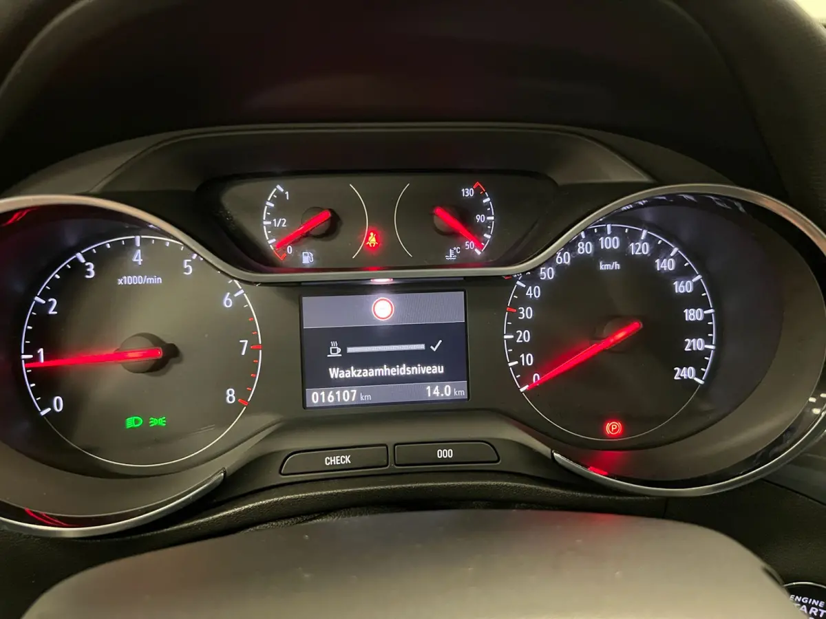 1.2 Turbo 110PK / ULTIMATE / NAVI / ALCANTARA / PDC /