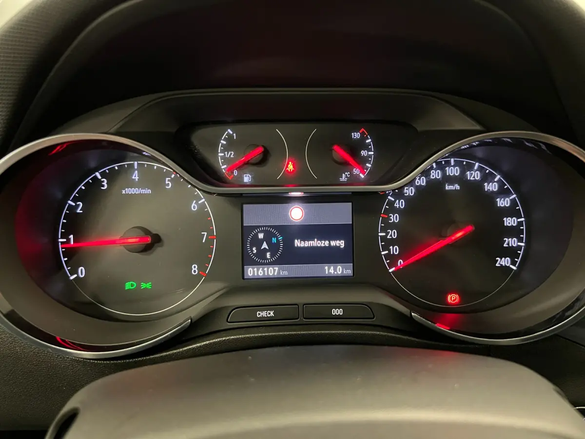 1.2 Turbo 110PK / ULTIMATE / NAVI / ALCANTARA / PDC /