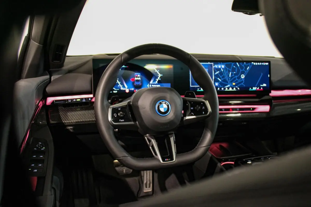 550e xDrive M-sport PANO | 4w-best | HUD