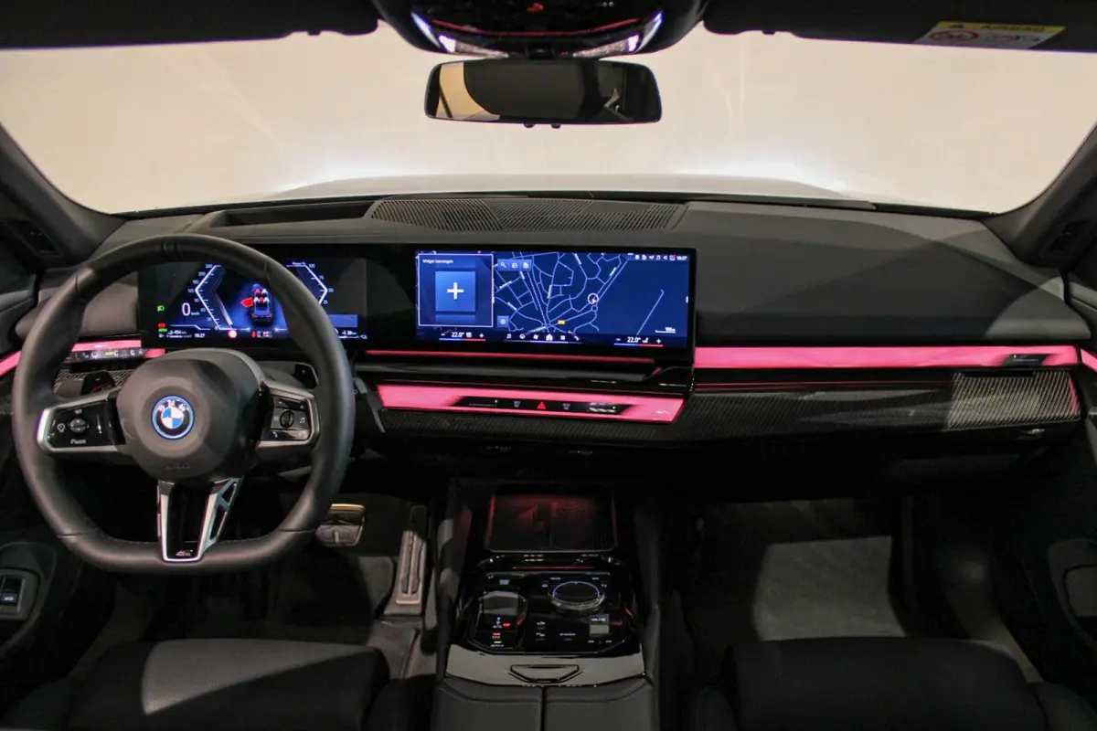 550e xDrive M-sport PANO | 4w-best | HUD