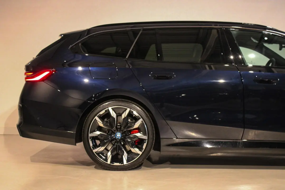 550e xDrive M-sport PANO | 4w-best | HUD