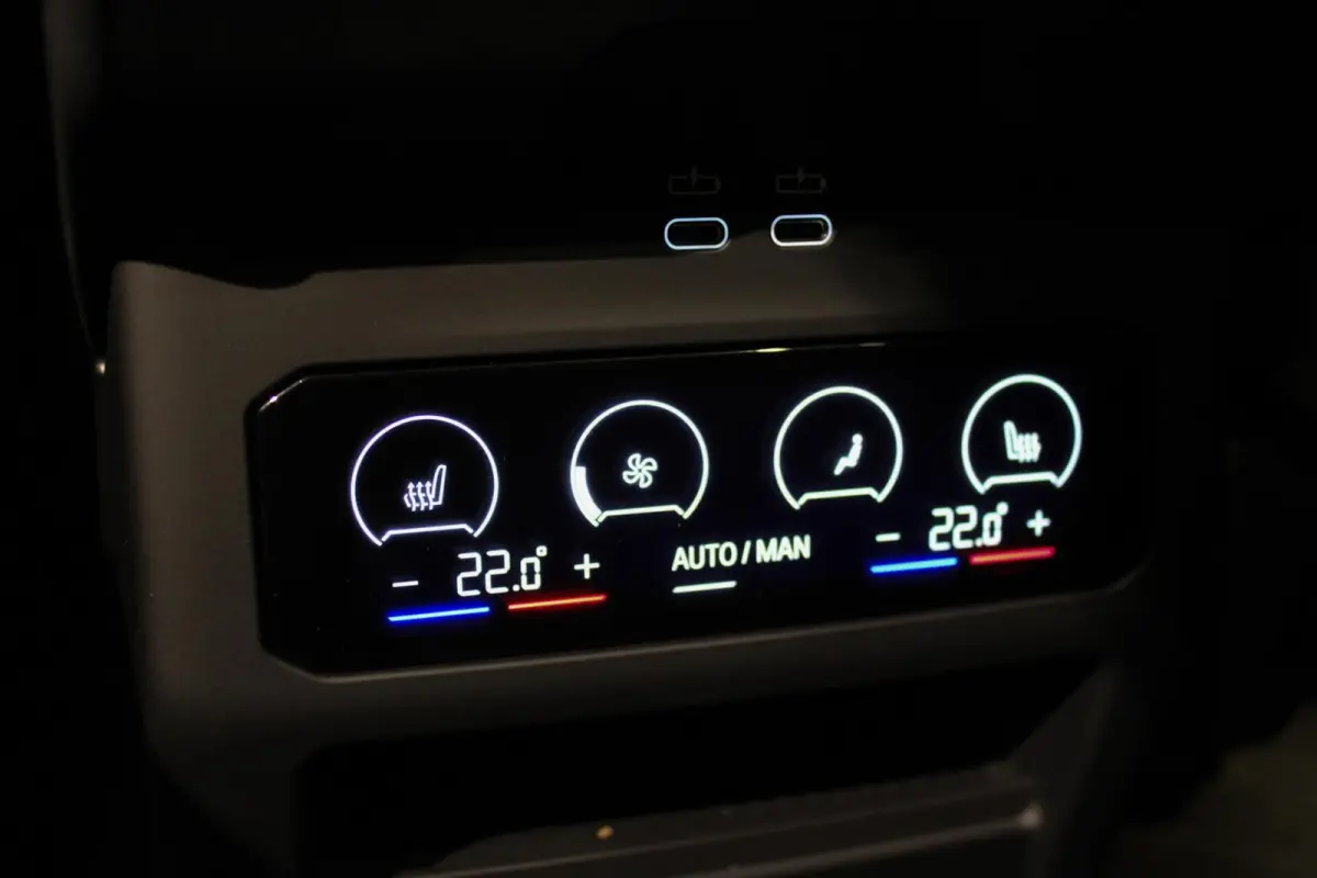550e xDrive M-sport PANO | 4w-best | HUD