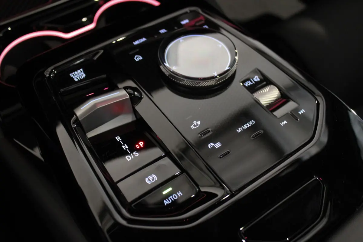 550e xDrive M-sport PANO | 4w-best | HUD