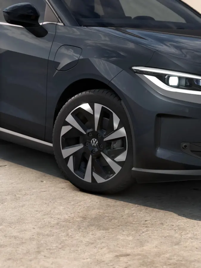 Style First Edition | Airconditioning automatisch, 2-zone (Climatronic) | Automatische afstandsregeling (Adaptive Cruise Control) | Diefstalalarm