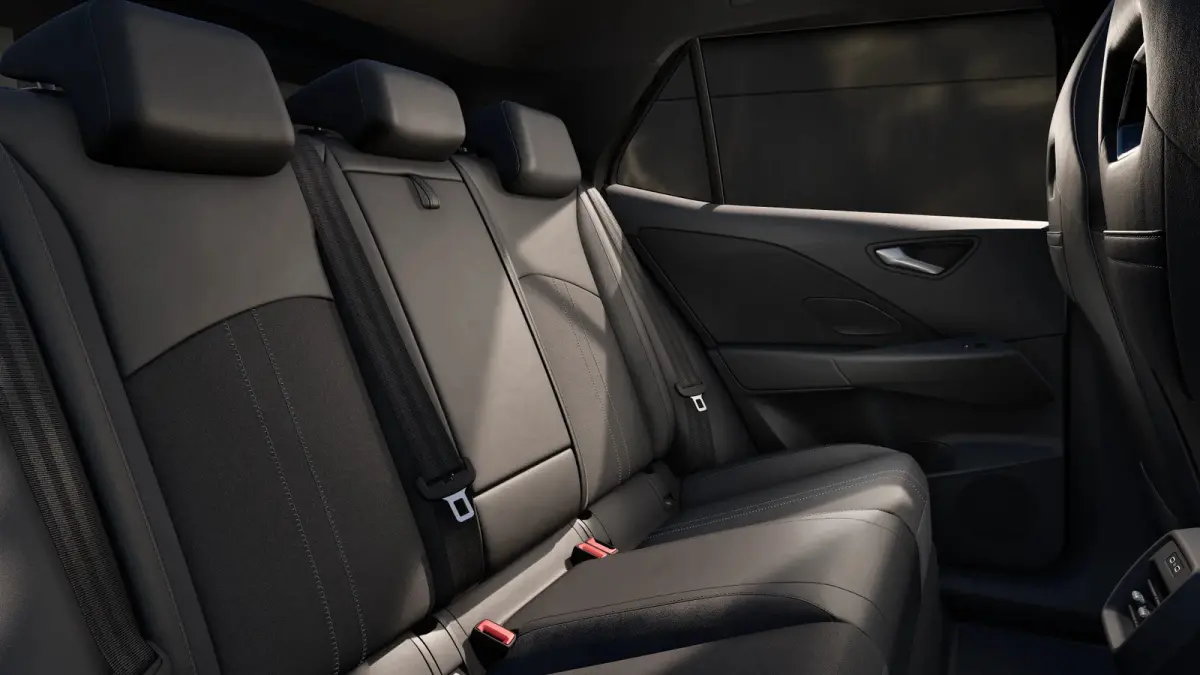 Style | Airconditioning automatisch, 2-zone (Climatronic) | Automatische afstandsregeling (Adaptive Cruise Control) | Buitenspiegels elektrisch instel-, verwarm- en inklapbaar