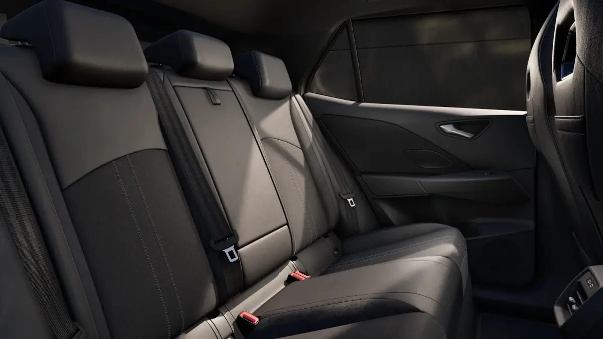 Style | Airconditioning automatisch, 2-zone (Climatronic) | Automatische afstandsregeling (Adaptive Cruise Control) | Buitenspiegels elektrisch instel-, verwarm- en inklapbaar