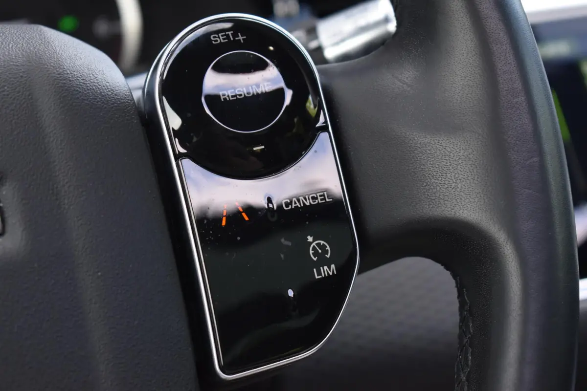 1.5 P300e AWD Autobiography Lane Pano Camera