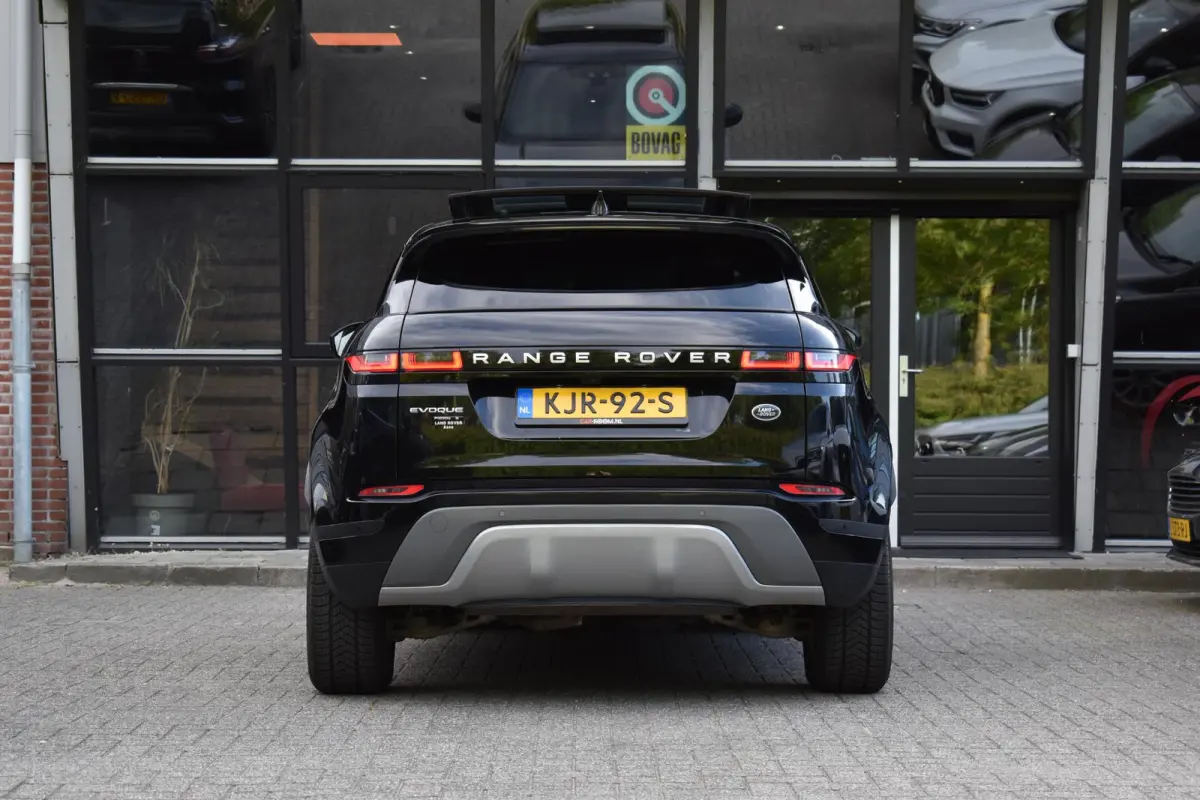 1.5 P300e AWD Autobiography Lane Pano Camera