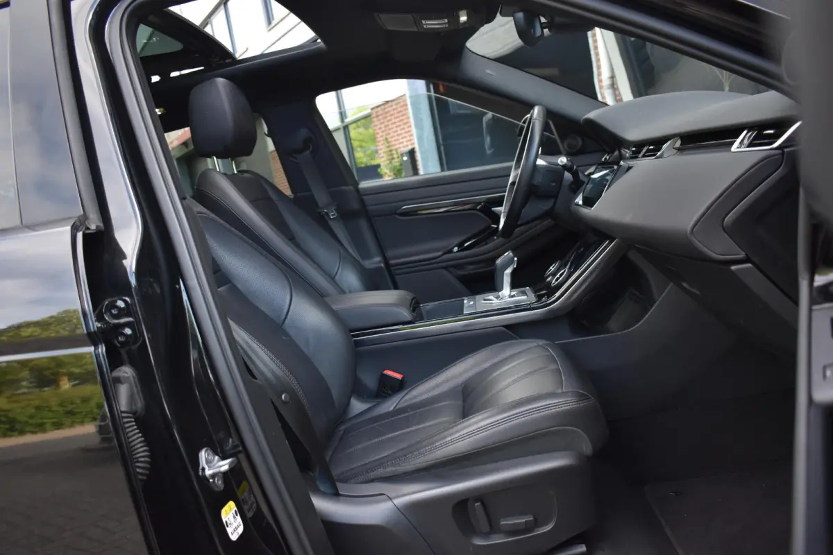 1.5 P300e AWD Autobiography Lane Pano Camera
