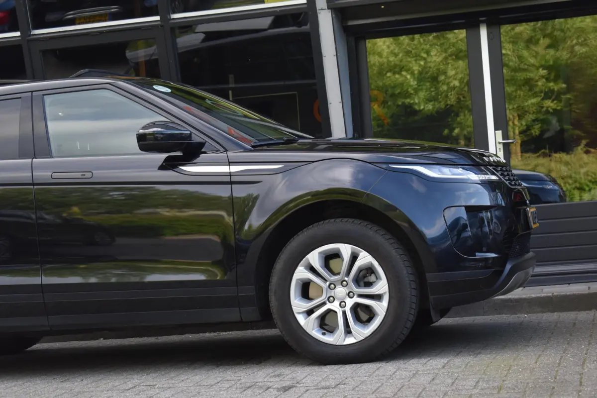 1.5 P300e AWD Autobiography Lane Pano Camera