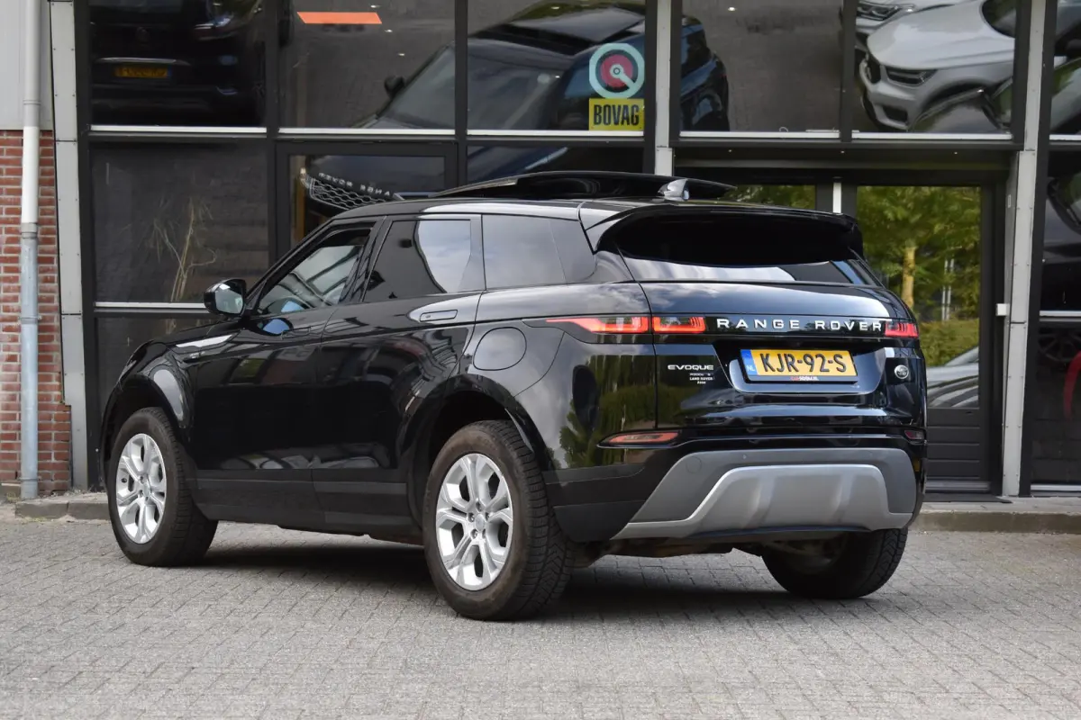 1.5 P300e AWD Autobiography Lane Pano Camera