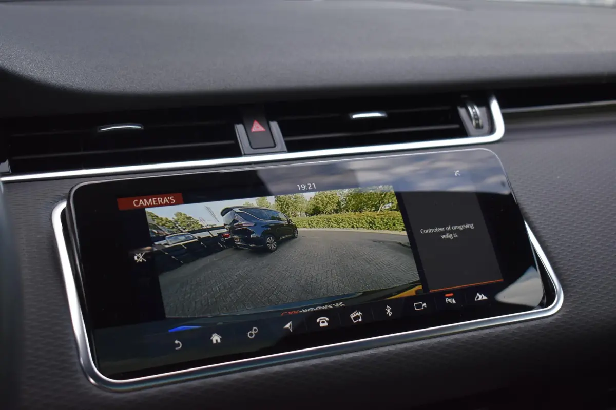 1.5 P300e AWD Autobiography Lane Pano Camera