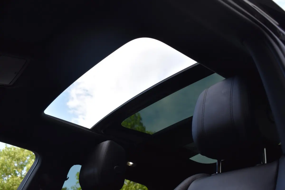 1.5 P300e AWD Autobiography Lane Pano Camera