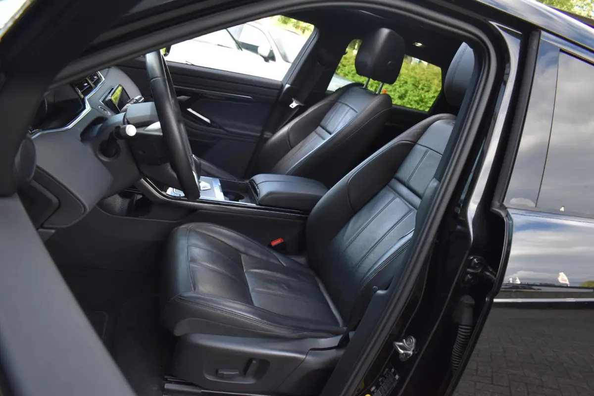 1.5 P300e AWD Autobiography Lane Pano Camera