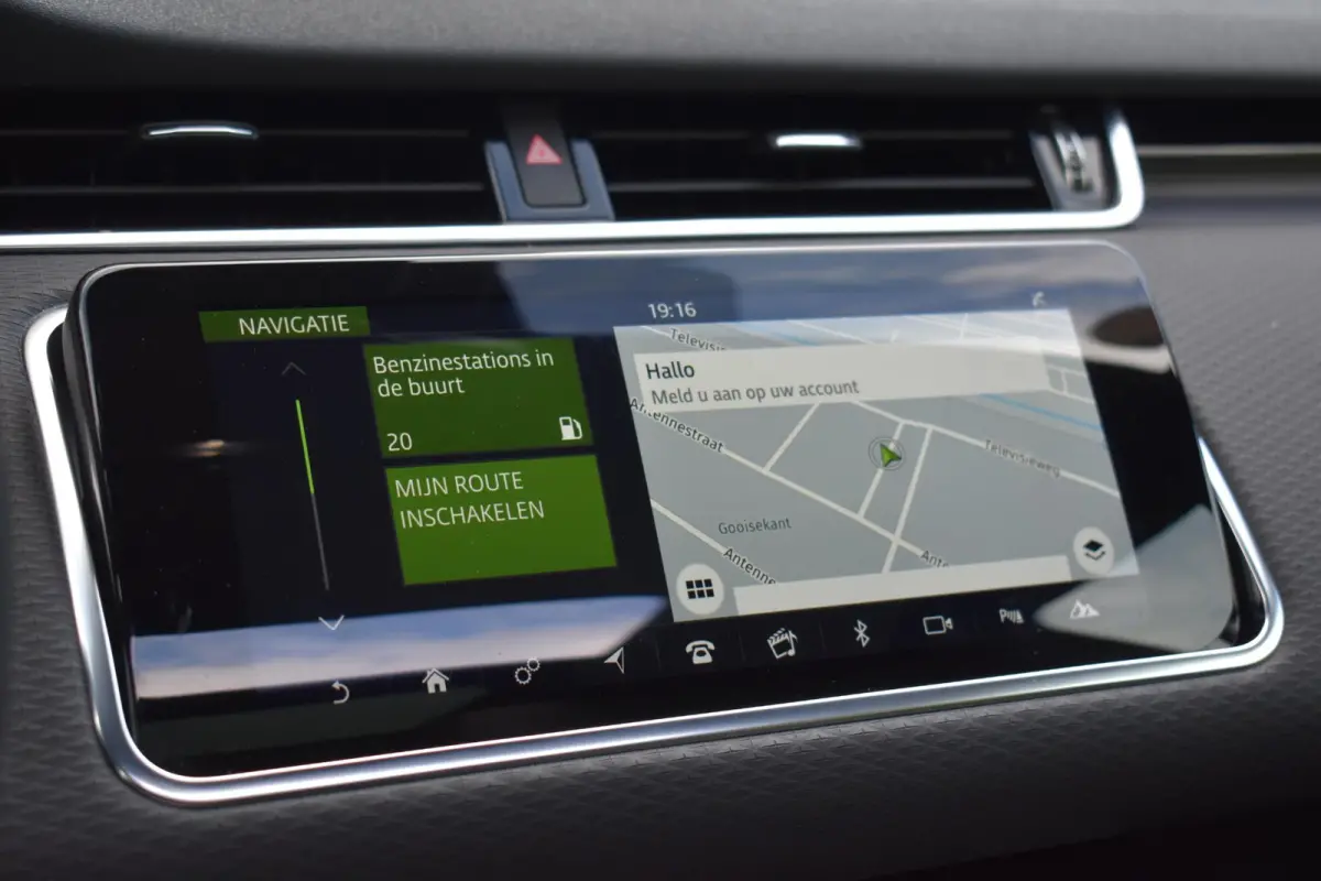 1.5 P300e AWD Autobiography Lane Pano Camera