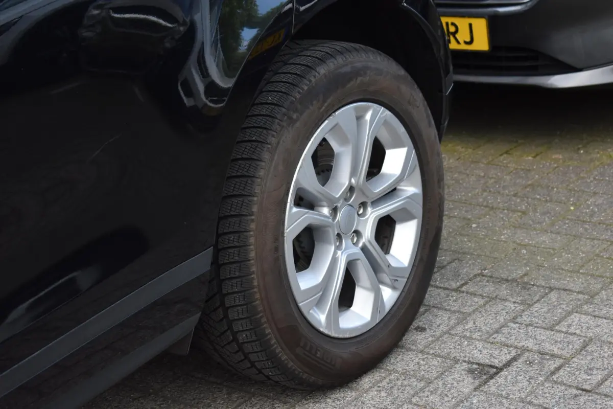 1.5 P300e AWD Autobiography Lane Pano Camera
