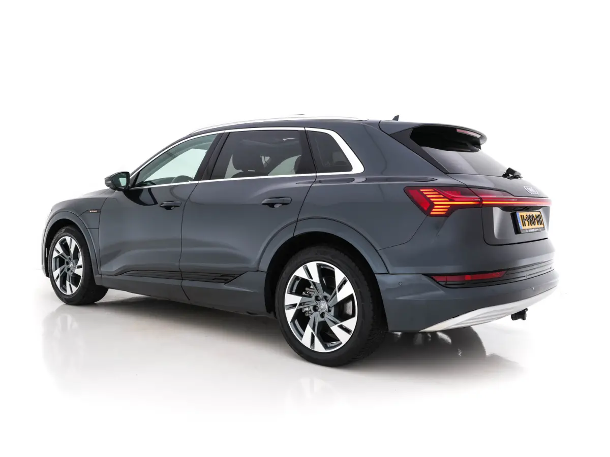 50 Quattro Advanced [ 3-Fase-11kW ]{ SoH-100% } INCL-BTW Aut. *HEATPUMP | PANO | LEATHER | DIGI-COCKPIT | FULL-LED | MEMORY-PACK |  KEYLESS | NAVI-FULLMAP | TOWBAR | SHIFTPADDLES | COMFORTSE