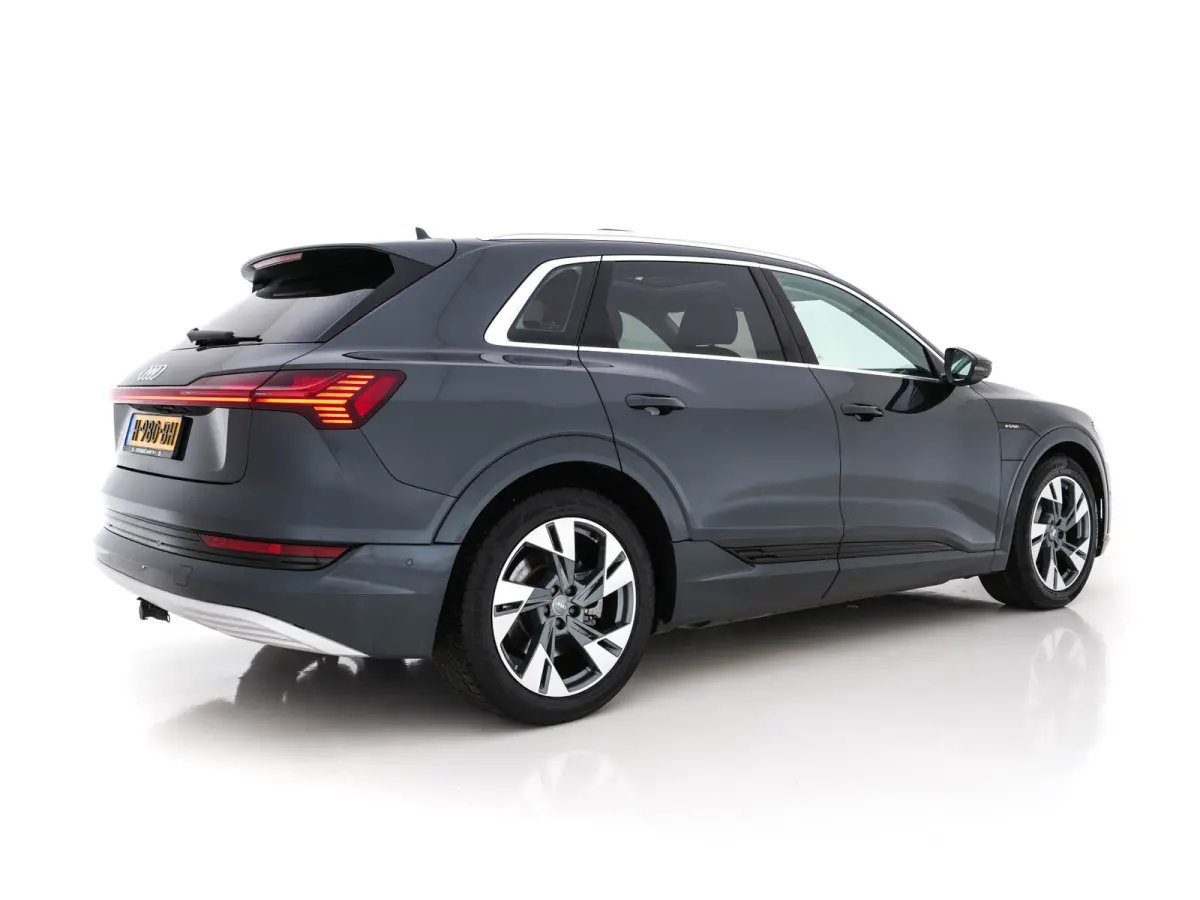 50 Quattro Advanced [ 3-Fase-11kW ]{ SoH-100% } INCL-BTW Aut. *HEATPUMP | PANO | LEATHER | DIGI-COCKPIT | FULL-LED | MEMORY-PACK |  KEYLESS | NAVI-FULLMAP | TOWBAR | SHIFTPADDLES | COMFORTSE