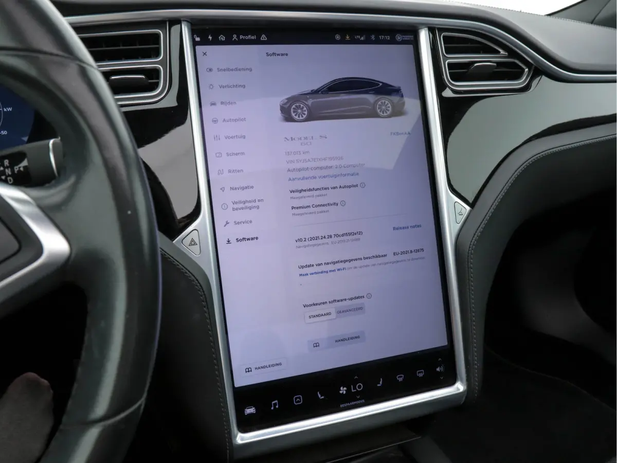 235 Kw Base [ 3-Fase-17kW ] {SoH-87%} (INCL-BTW) *PANO | AUTO-PILOT | KEYLESS | FULL-LED | 1/2-LEATHER | NAVI-FULLMAP | SURROUND-VIEW | APP-CONNECT | LANE-ASSIST | DIGI-COCKPIT | DAB | SPORT
