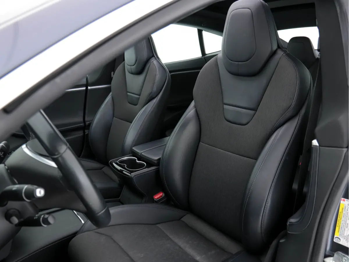 235 Kw Base [ 3-Fase-17kW ] {SoH-87%} (INCL-BTW) *PANO | AUTO-PILOT | KEYLESS | FULL-LED | 1/2-LEATHER | NAVI-FULLMAP | SURROUND-VIEW | APP-CONNECT | LANE-ASSIST | DIGI-COCKPIT | DAB | SPORT