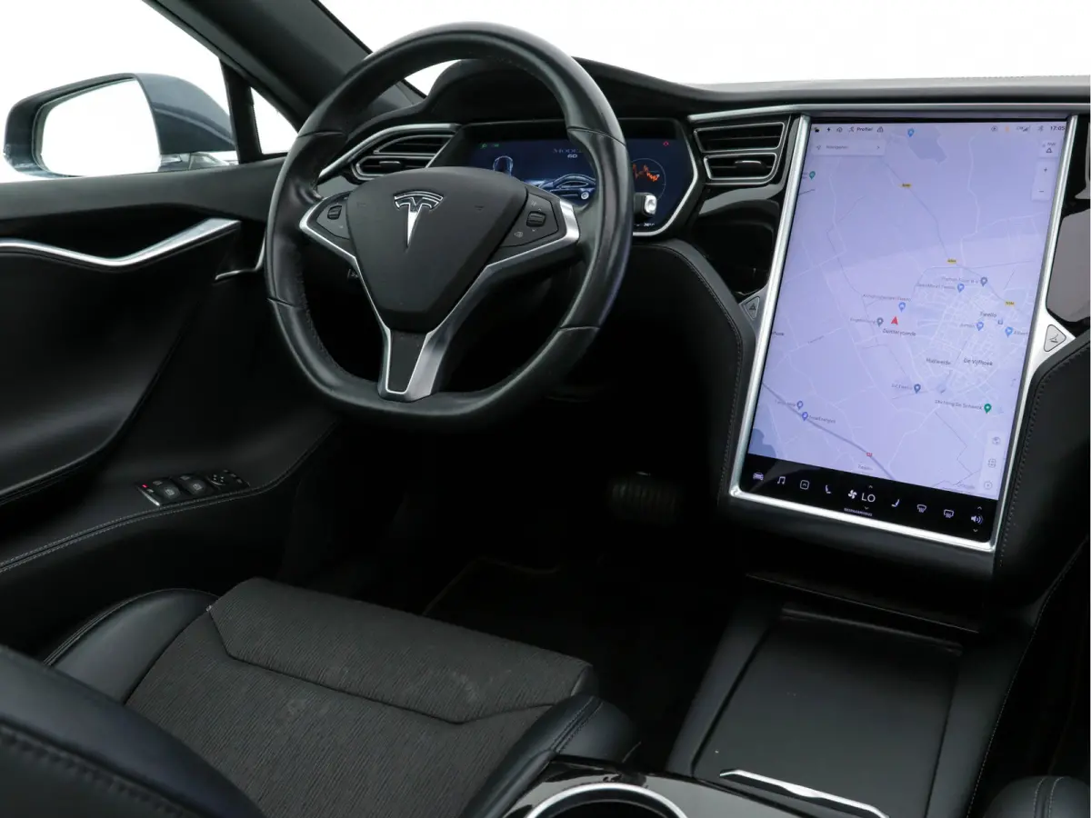 235 Kw Base [ 3-Fase-17kW ] {SoH-87%} (INCL-BTW) *PANO | AUTO-PILOT | KEYLESS | FULL-LED | 1/2-LEATHER | NAVI-FULLMAP | SURROUND-VIEW | APP-CONNECT | LANE-ASSIST | DIGI-COCKPIT | DAB | SPORT