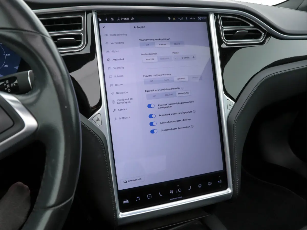 235 Kw Base [ 3-Fase-17kW ] {SoH-87%} (INCL-BTW) *PANO | AUTO-PILOT | KEYLESS | FULL-LED | 1/2-LEATHER | NAVI-FULLMAP | SURROUND-VIEW | APP-CONNECT | LANE-ASSIST | DIGI-COCKPIT | DAB | SPORT