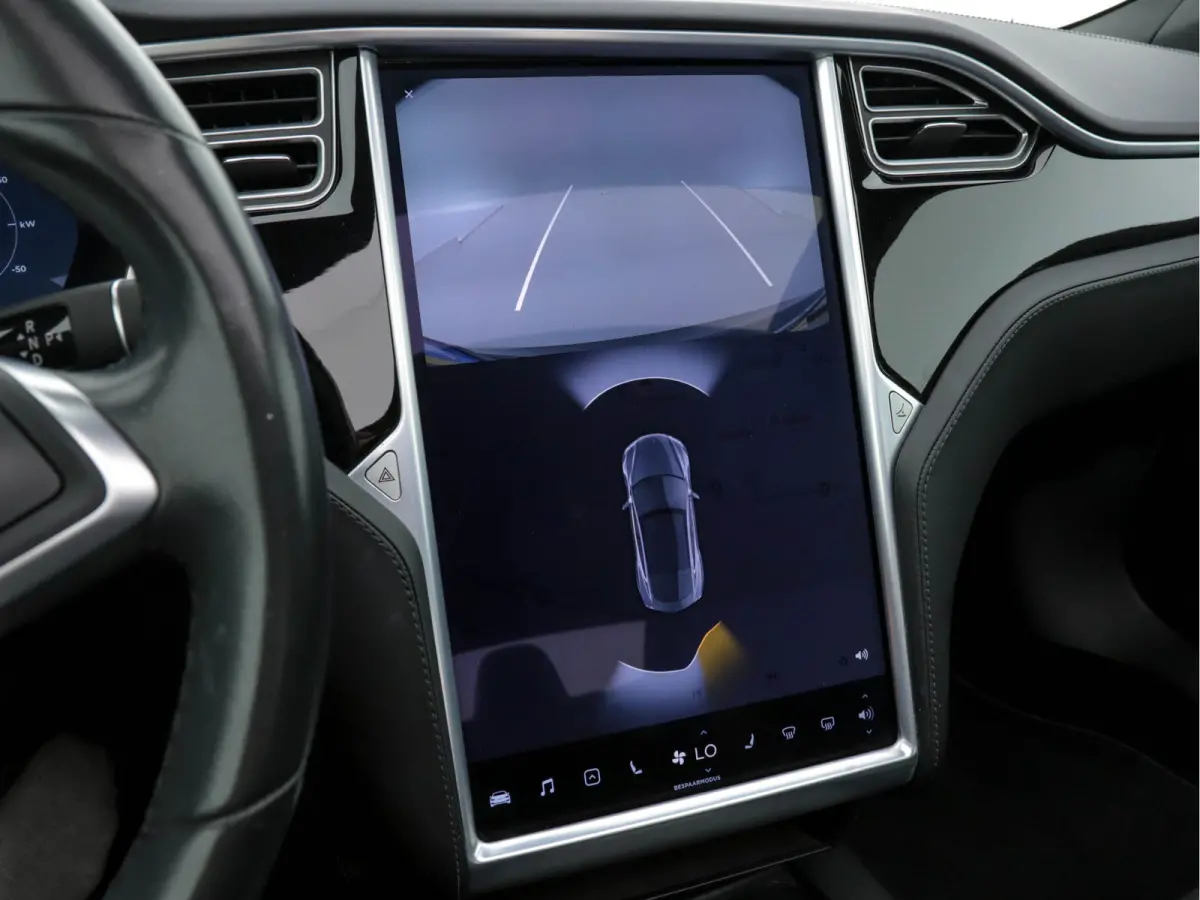 235 Kw Base [ 3-Fase-17kW ] {SoH-87%} (INCL-BTW) *PANO | AUTO-PILOT | KEYLESS | FULL-LED | 1/2-LEATHER | NAVI-FULLMAP | SURROUND-VIEW | APP-CONNECT | LANE-ASSIST | DIGI-COCKPIT | DAB | SPORT