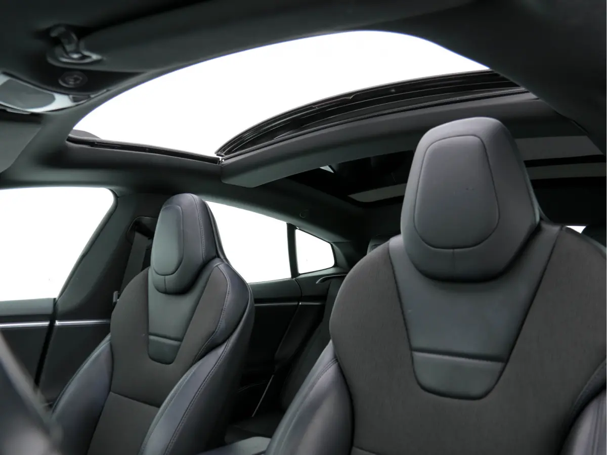 235 Kw Base [ 3-Fase-17kW ] {SoH-87%} (INCL-BTW) *PANO | AUTO-PILOT | KEYLESS | FULL-LED | 1/2-LEATHER | NAVI-FULLMAP | SURROUND-VIEW | APP-CONNECT | LANE-ASSIST | DIGI-COCKPIT | DAB | SPORT