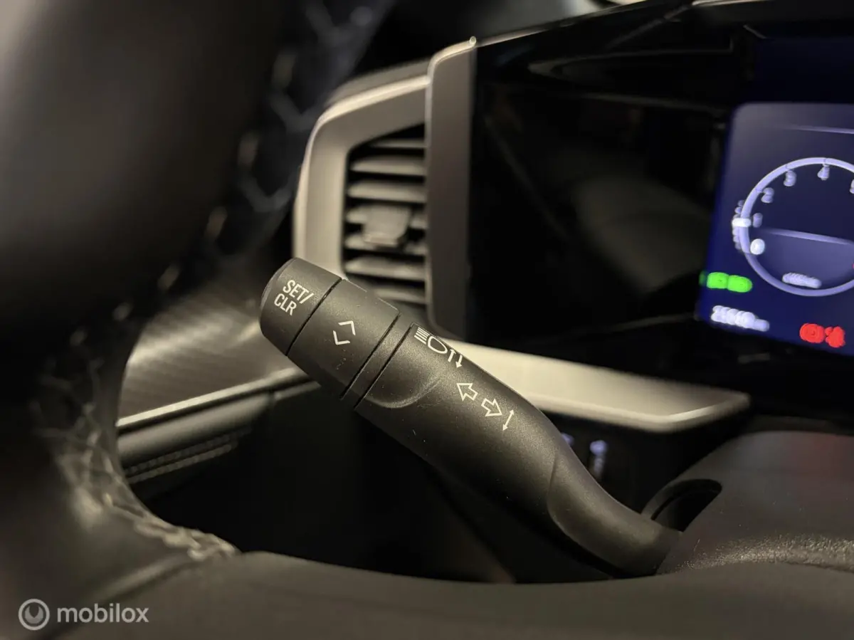 1.2 Level 4 LED / NAVI / CARPLAY / CRUISE / TREKHAAK / ALL SEASONS