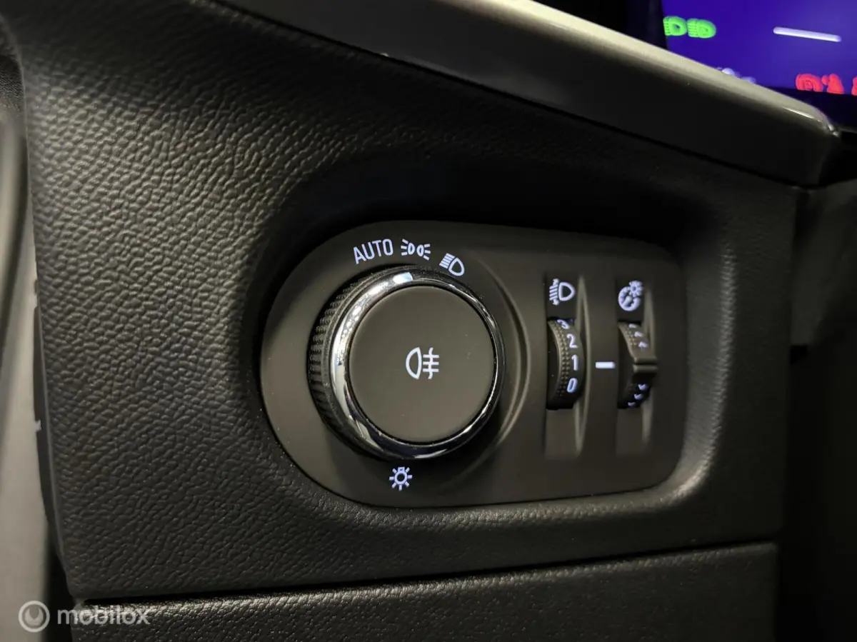 1.2 Level 4 LED / NAVI / CARPLAY / CRUISE / TREKHAAK / ALL SEASONS