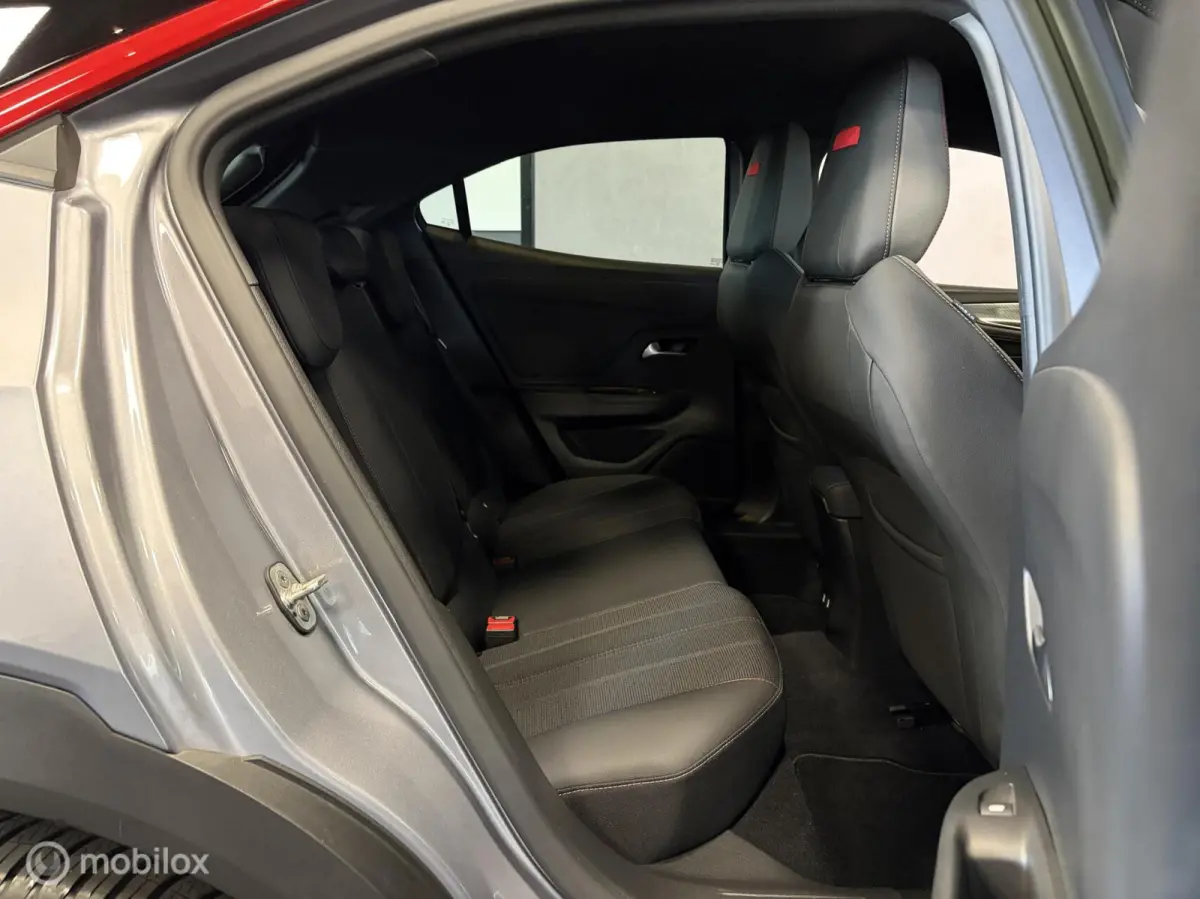 1.2 Level 4 LED / NAVI / CARPLAY / CRUISE / TREKHAAK / ALL SEASONS