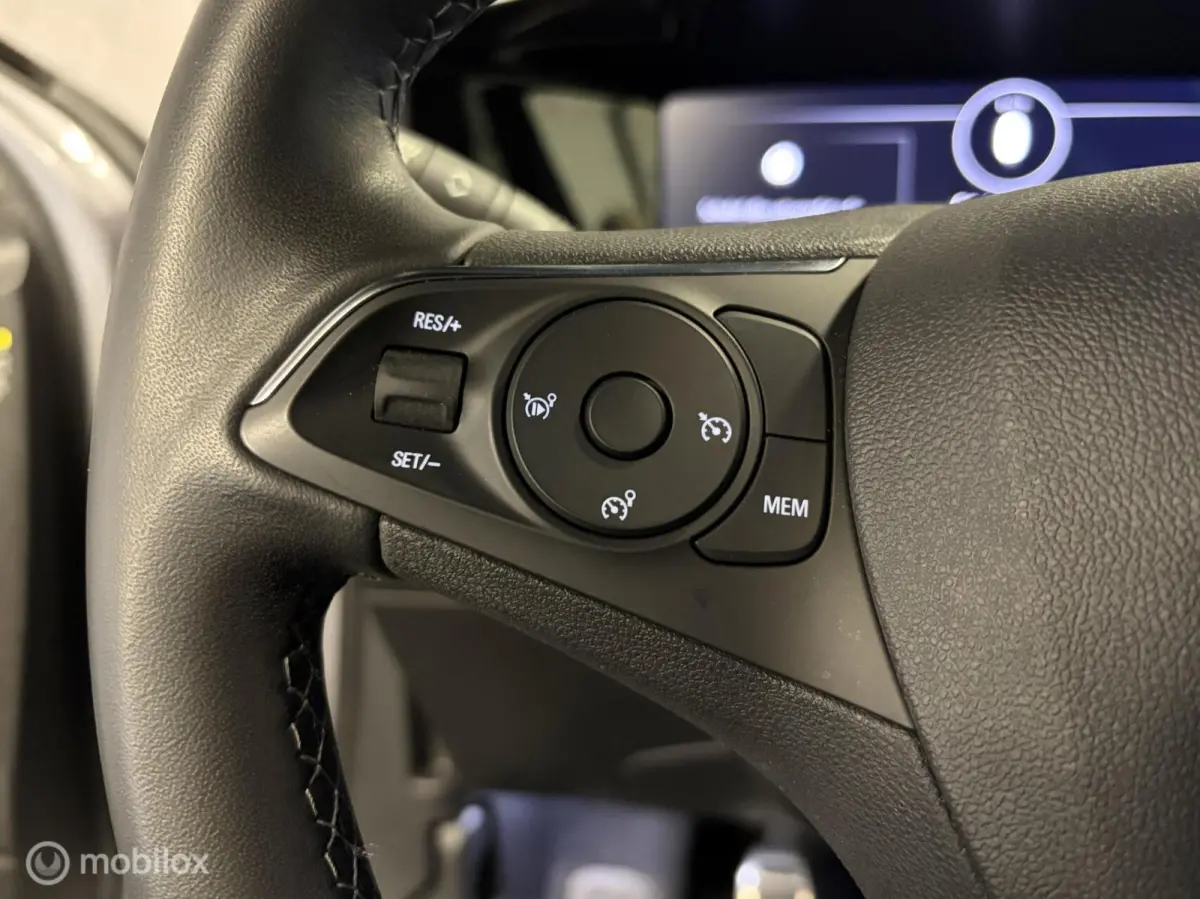 1.2 Level 4 LED / NAVI / CARPLAY / CRUISE / TREKHAAK / ALL SEASONS