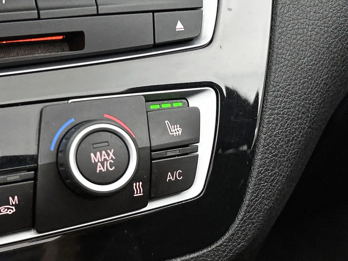 218i High Executive M-pakket (Volledig Dealer OnH, Camera, StoelV, Harman/ Kardon, Navi Pro, Lane Assist, Etc)