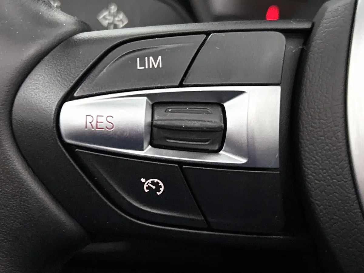 218i High Executive M-pakket (Volledig Dealer OnH, Camera, StoelV, Harman/ Kardon, Navi Pro, Lane Assist, Etc)
