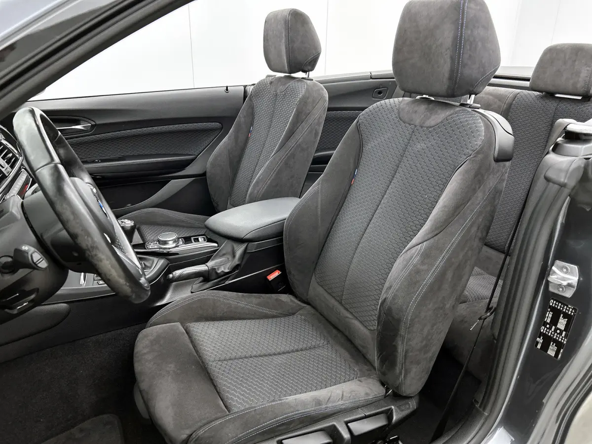 218i High Executive M-pakket (Volledig Dealer OnH, Camera, StoelV, Harman/ Kardon, Navi Pro, Lane Assist, Etc)