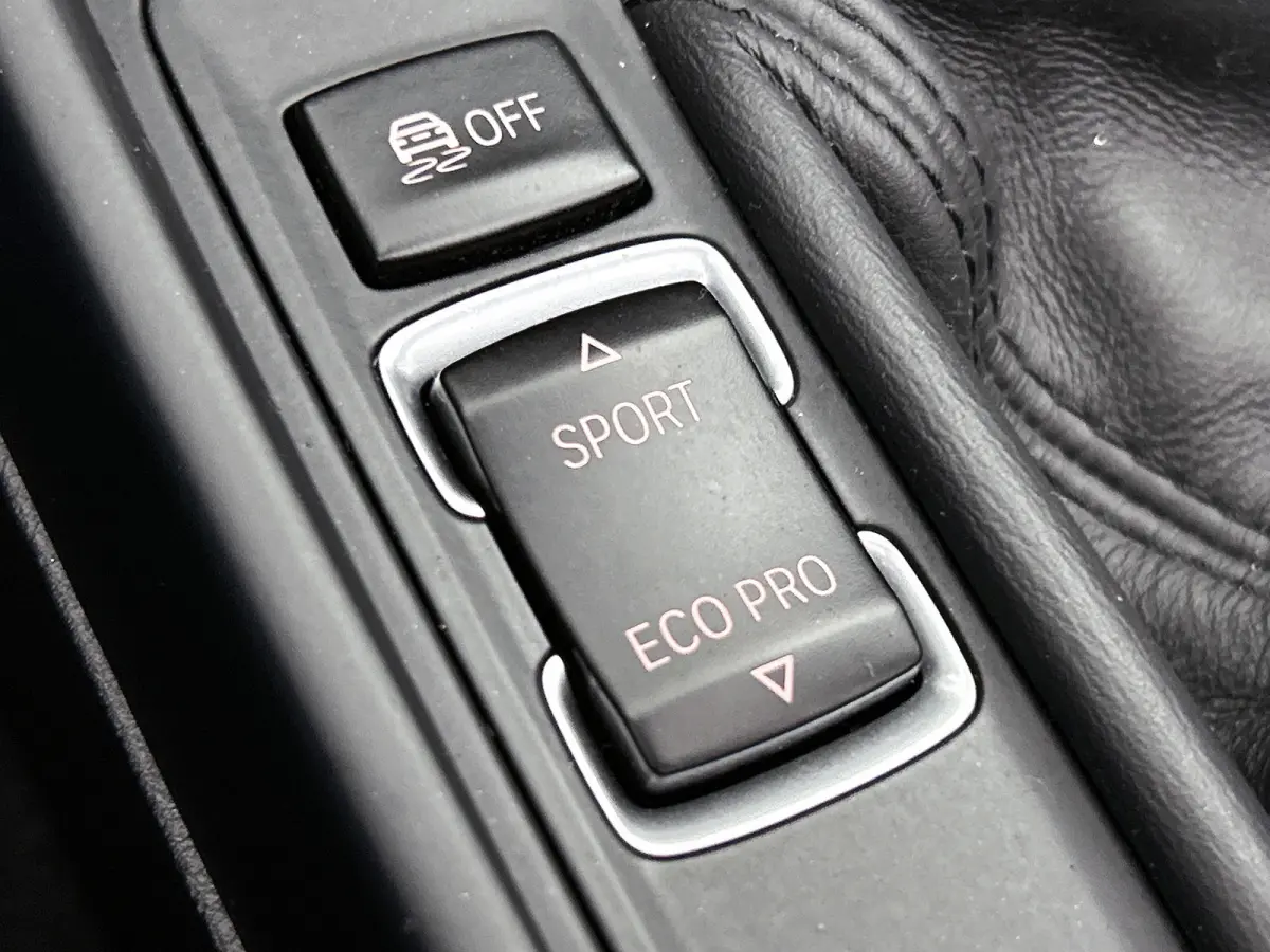 218i High Executive M-pakket (Volledig Dealer OnH, Camera, StoelV, Harman/ Kardon, Navi Pro, Lane Assist, Etc)