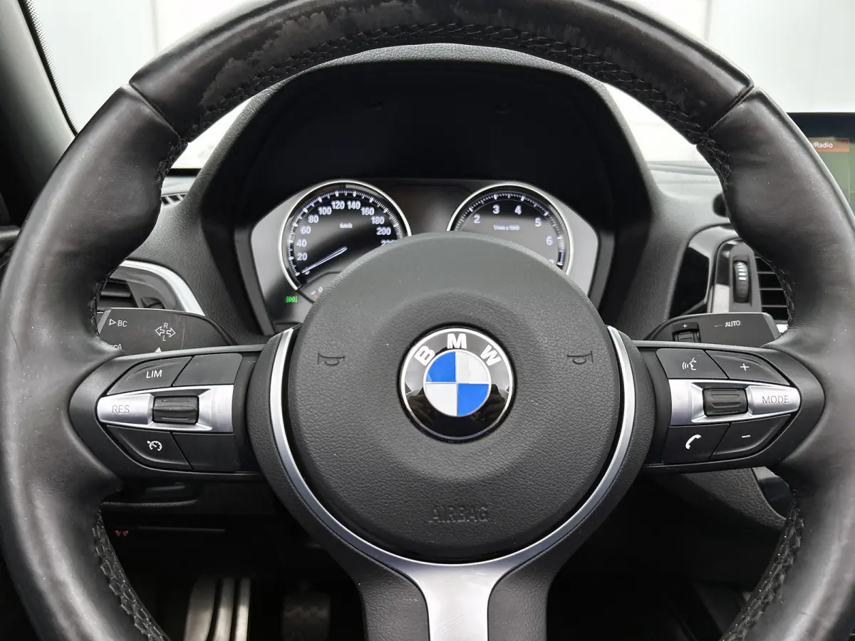 218i High Executive M-pakket (Volledig Dealer OnH, Camera, StoelV, Harman/ Kardon, Navi Pro, Lane Assist, Etc)